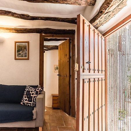 Casa Mundo - 16Th Century Traditional White Village House With Pool Pinos del Valle Exterior photo