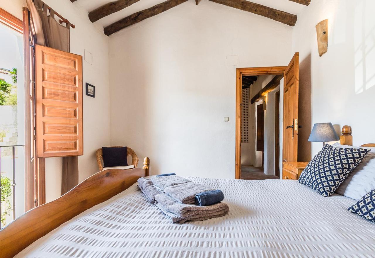 Casa Mundo - 16Th Century Traditional White Village House With Pool Pinos del Valle Exterior photo